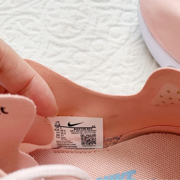 Nike Women's React Element 55 Sneakers, Coral Stardust (Sz 7.5) - Picture 9 of 10